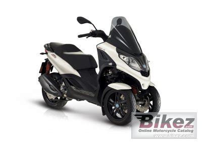 2020 Piaggio MP3 300 hpe Sport specifications and pictures