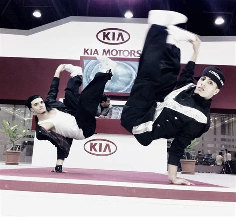 Street Dancers In Dubai Streets United