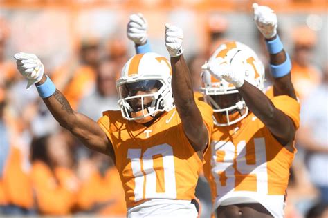 Heres Where Tennessee Football Ranks In Ap Top 25 Coaches Poll After