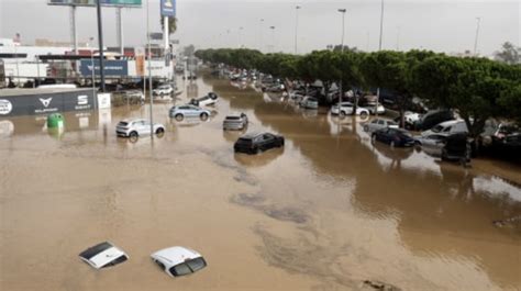 Inondations en Espagne le bilan salourdit à au moins 62 morts