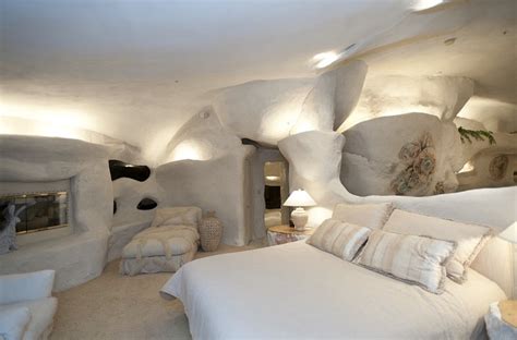 Flintstone house cave like interior design | Interior Design Ideas