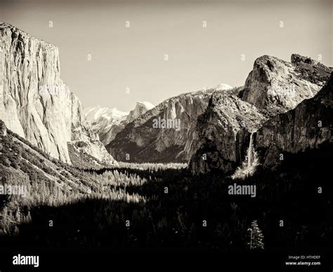 The View Over The Yosemite Valley From Tunnel Viewpoint In Balck And