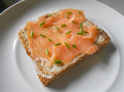 A Vida no Paraíso Tosta de salmão fumado