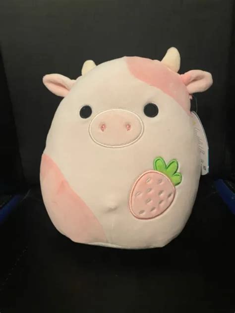 8 STRAWBERRY RESHMA The Cow Squishmallow Hot Topic Exclusive US