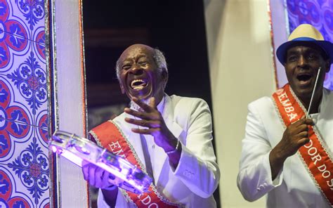 Desfile Da Unidos Do Peruche Fotos Fotos Em Carnaval Em S O