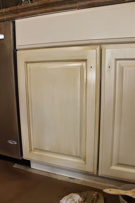 The Ragged Wren How To Glazing Cabinets