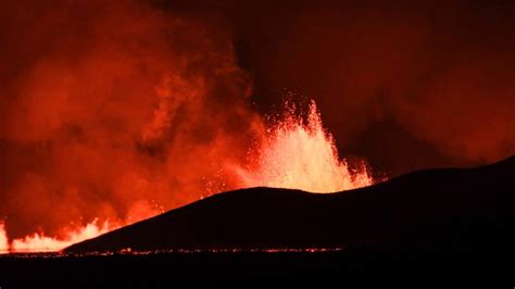 Volcán Entró En Erupción En Una Península De Islandia Video Y Fotos