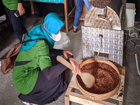 atraksi edukasi pengolahan kopi