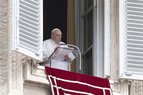 Papa Francesco Angelus annunciare Gesù senza propaganda o