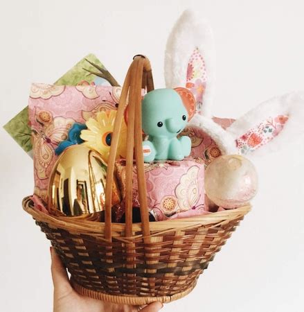 How to Assemble the Ideal Newborn Baby Gift Basket - Its Women Thing