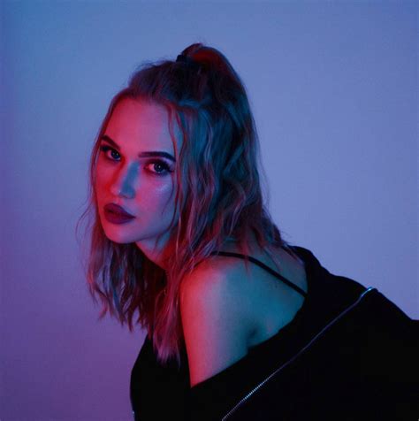 Лали | Spotify