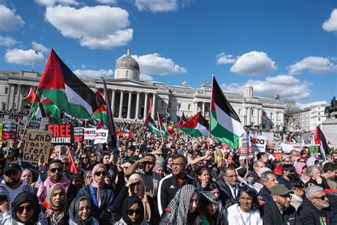 200 Mil Nas Ruas De Londres Exigiram Cessar Fogo Em Gaza Esquerda