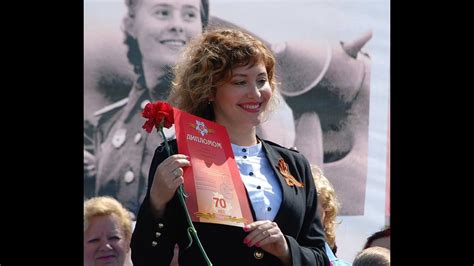 Ольга Скиженок "Нам нужна одна победа!" Евпатория 9 МАЯ - YouTube