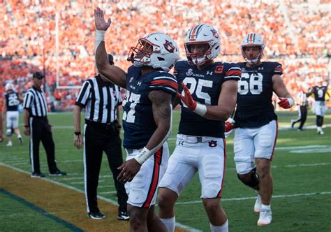 Junior skill player a 'terrific weapon' under Auburn football HC Hugh ...