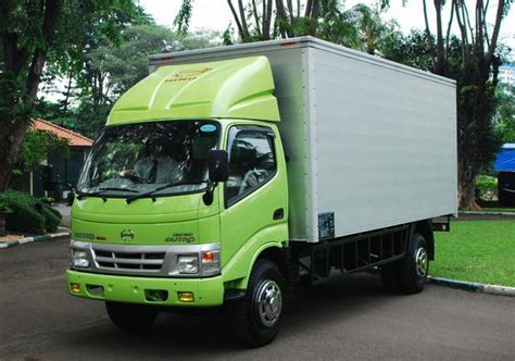 Hino Dutro:picture # 4 , reviews, news, specs, buy car