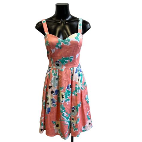 Review Womens Size 8 Sleeveless Floral Print Dress Pinks