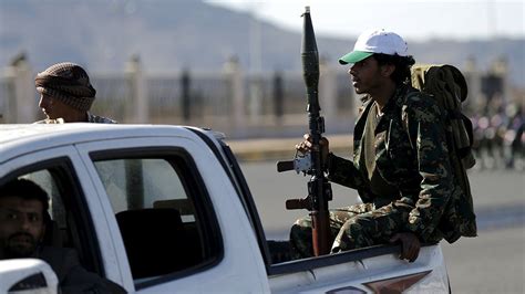 Yemen's Houthi rebels advance towards Aden | Euronews