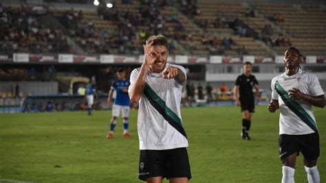 El Córdoba Cf Cumple El Trámite Y Vence Con Solvencia Al Xerez Dfc 0 2