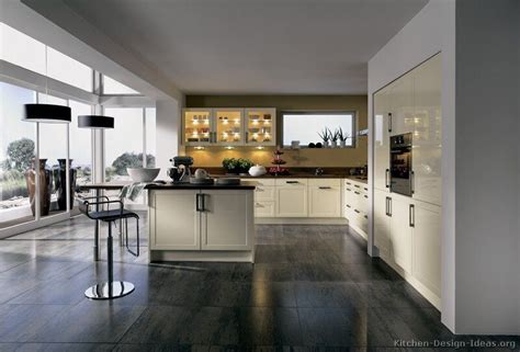 Kitchen Floor Tile Ideas With Cream Cabinets : Pin By Liz Halpin On Kitchen Kitchen Renovation ...