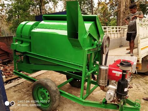 Mini Tractor Paddy Thresher Machine 1001 2000 Kg Hr 11 20 HP At Rs