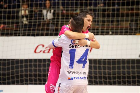 Ta A Brasil De Futsal Tubar O Conquista Primeira Vit Ria Na Ta A