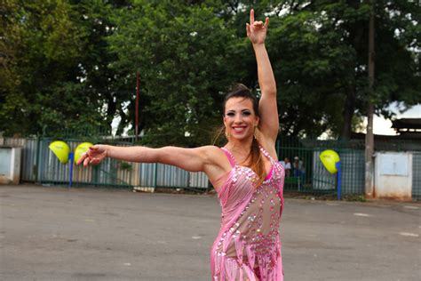 Geisy Arruda E A Ex Bbb Michelly Caem No Samba Em Ensaio T Cnico Em Sp