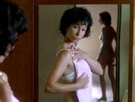 Naked Elsa Zylberstein in La Cloche a sonné