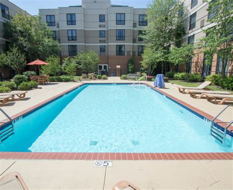 Staybridge Suites Memphis - Poplar Ave East (Memphis, TN): What to Know ...