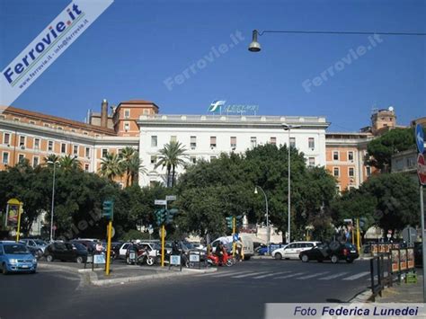 Ferrovie It Un Insegna Per Il Palazzo Delle Ferrovie