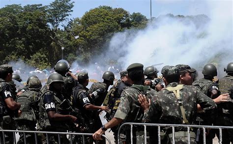 Greve Da Pm Em Salvador Cotidiano Fotografia Folha