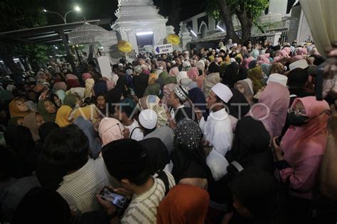 HAUL AGUNG SUNAN AMPEL DI SURABAYA ANTARA Foto