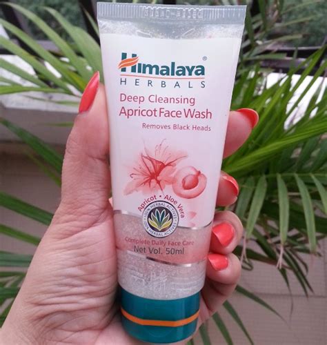 Himalaya Herbals Deep Cleansing Apricot Face Wash Review Indian