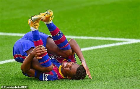 Barcelona prodigy Ansu Fati 'suffers setback' in recovery from knee surgery | Daily Mail Online