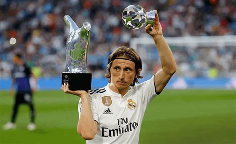 Luka Modric Wins Balkan Athlete Of The Year Award Sports Uncovered