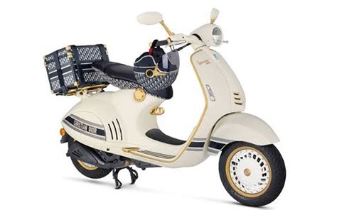 Vespa 946 Christian Dior Laku Rp135 Miliar Apa Istimewanya