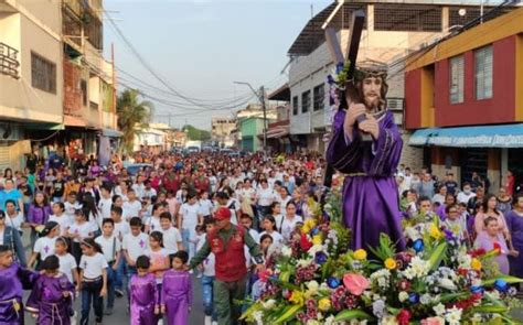 Nazareno Peregrina Por Las Calles De Sabaneta Acompa Ado De Cientos De