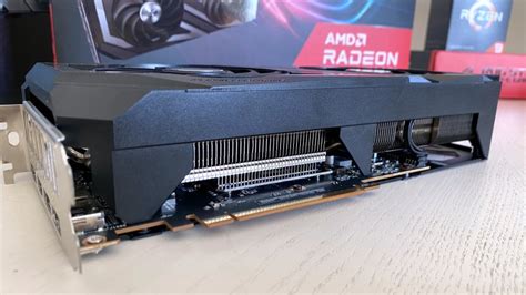 Asus Rog Strix Radeon Rx Xt Oc Edition La Recensione Della Nuova