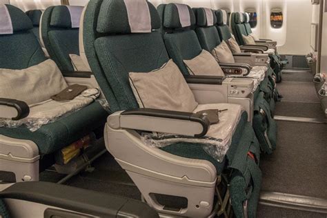 Cathay Pacific Premium Economy 777