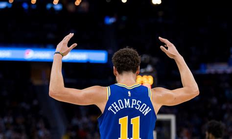 Watch: Warriors’ Klay Thompson throws down dunk vs. Knicks