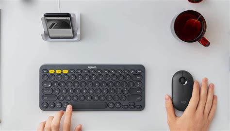 Teclado Multidispositivo Inalámbrico Bluetooth En Español Color Negro Multi Device K380