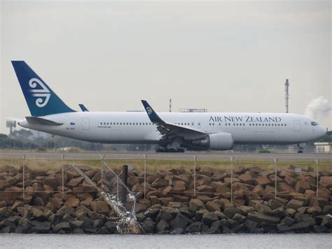 Air New Zealand B Zk Nci Taxiing For Departure As Nz Flickr