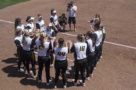 Hawkeye Softball Eyes Revival Under Gillispie S Helm The Daily Iowan