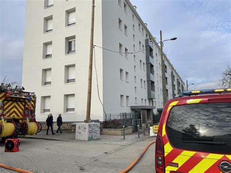 Ma Fille A Vu Comme Un épais Brouillard Un Incendie Cause L