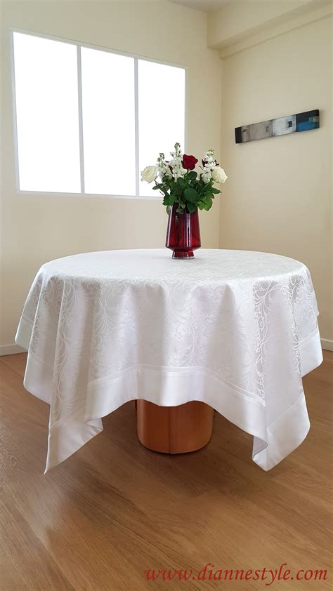 Nappe blanche damassée Perle 180x240 cm Réf 123 Linge de table