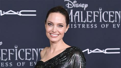 Angelina Jolie And Daughter Zahara Jolie Pitt 18 Reunite In Nyc Amid