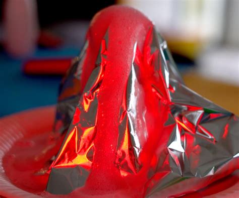 Soda Volcano Science Experiment for Kids : 4 Steps - Instructables