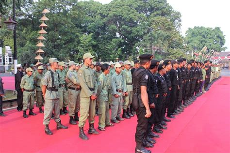 Jaga Keamanan Lingkungan Satpol PP Purwakarta Manfaatkan Linmas Jadi