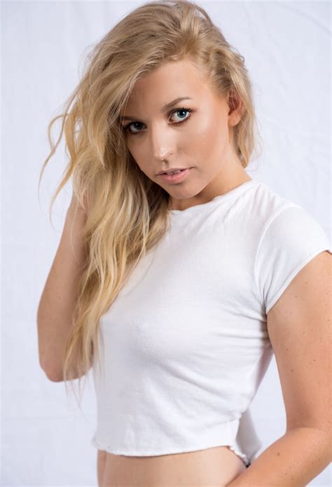 Elisabeth Becker Female Model Profile - San Diego, California, US - 11 Photos | Model Mayhem