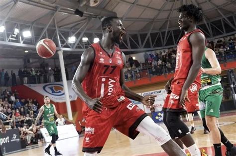 NM1 Andrézieux avec Pape Moustapha Diop 15pts 8rbds vainqueur à