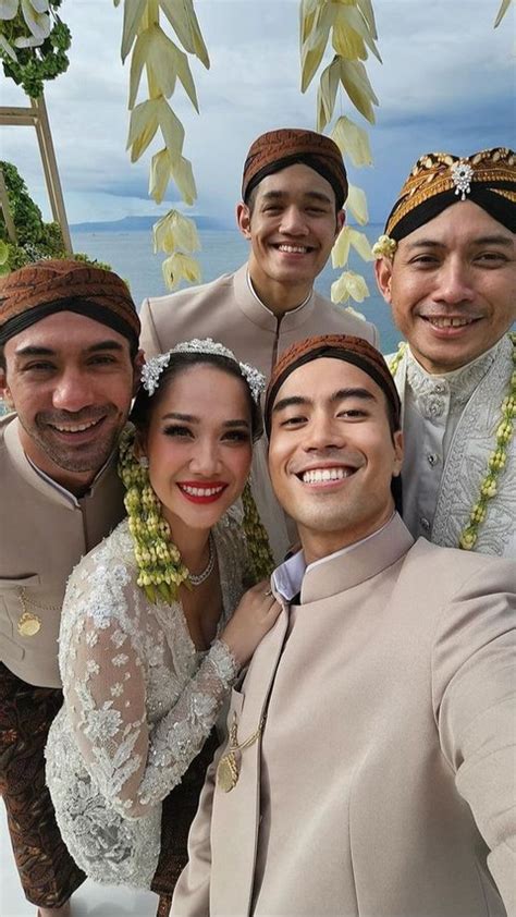 Datang Ke Pernikahan Bcl Reza Rahadian Itu Sangat Indah